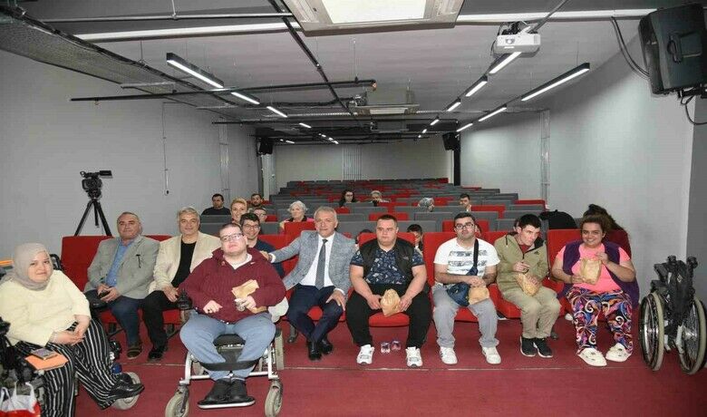 ‘Engelsiz Perde, Sınırsız Sanat’ programı
‘Engelsiz Perde, Sınırsız Sanat’ programı