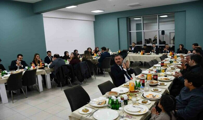 Vezirköprü’de savcı ve hakimlere veda programı
Vezirköprü’de savcı ve hakimlere veda programı