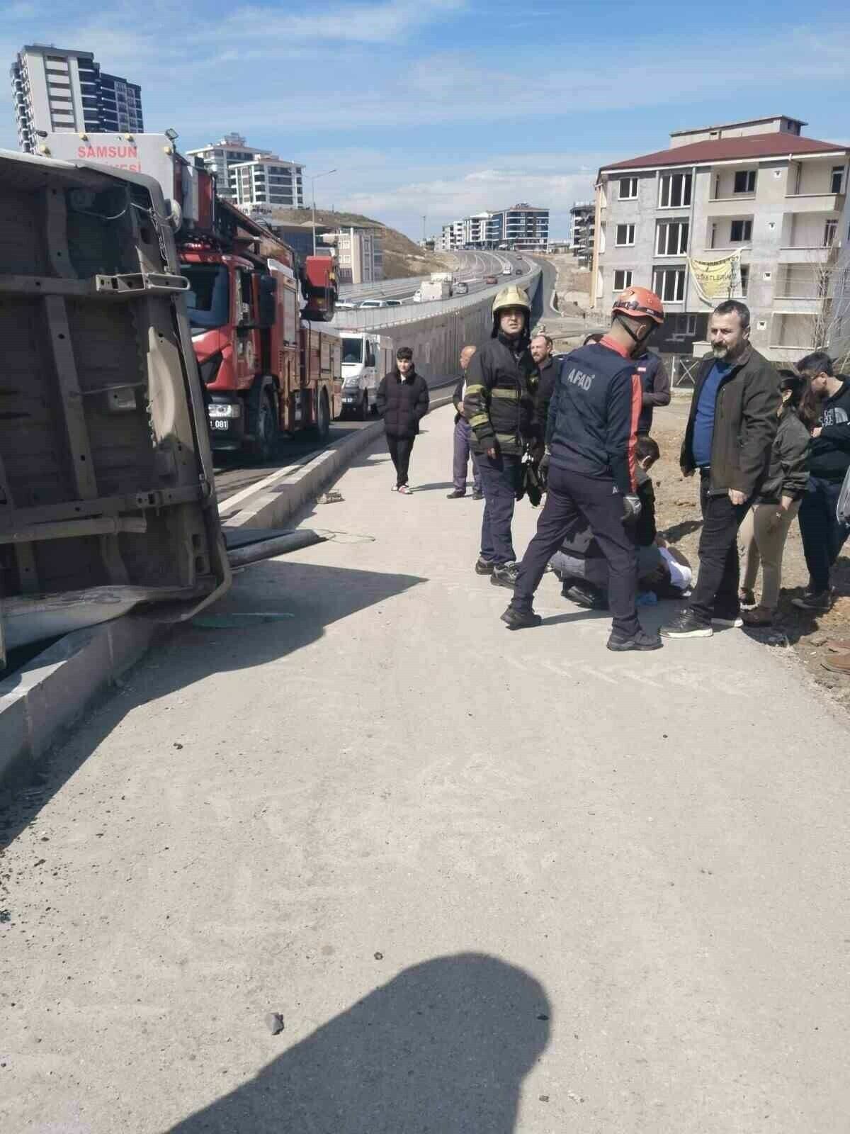 Samsun’da minibüs devrildi: 1 yaralı Samsun’da minibüs devrildi: 1 yaralı