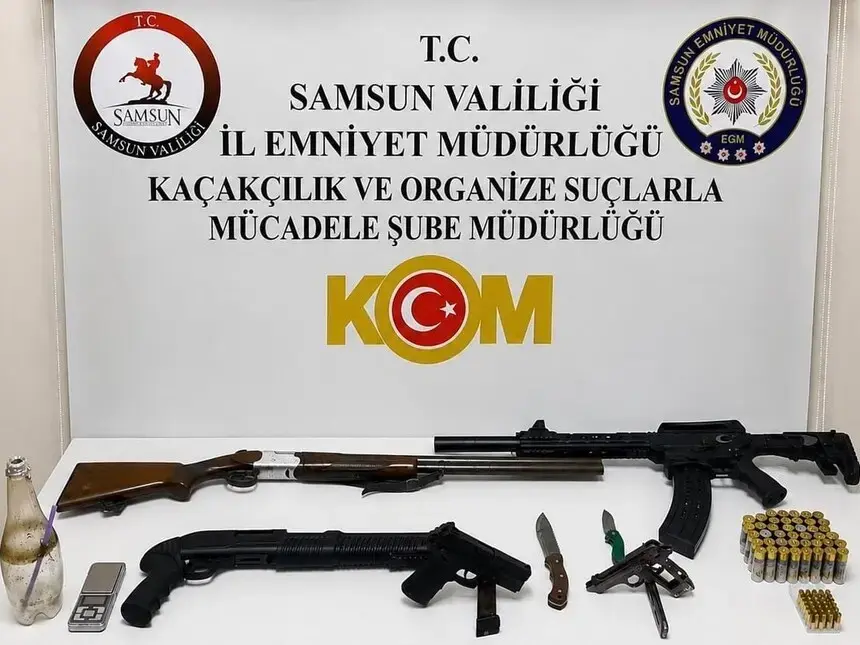 Bafra’da Ruhsatsız Silah Operasyonu: 3 Gözaltı