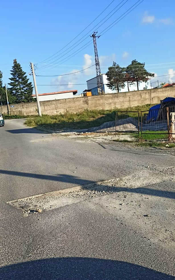 2 Ay Önce Kazıp Bıraktılar! 2 Ay Önce Kazıp Bıraktılar!
